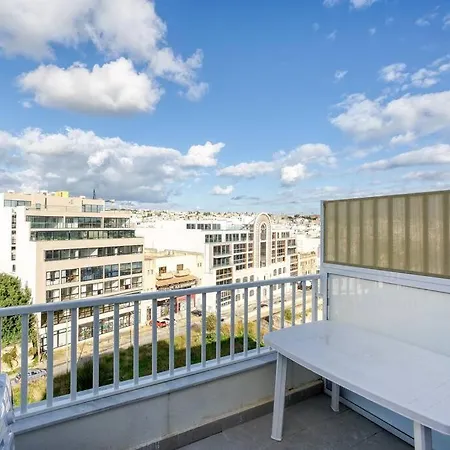 Studio Penthouse